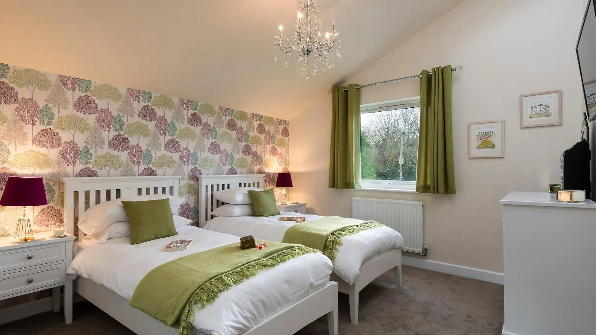 The Haybarn Villa Ferndown 0*,  United Kingdom